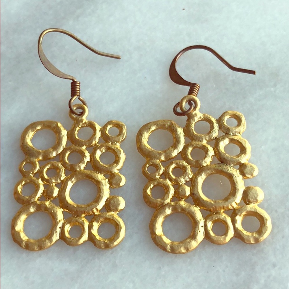 Unique gold fashion earrings.